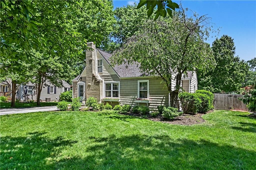 5639 Nall Avenue — photo 2