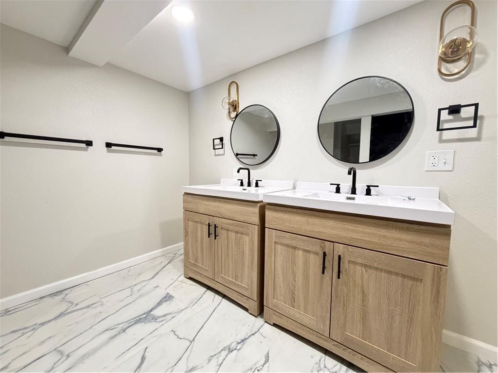 5910 N Michigan Avenue — photo 5