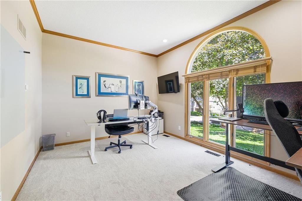 8001 Darnell Lane — photo 4