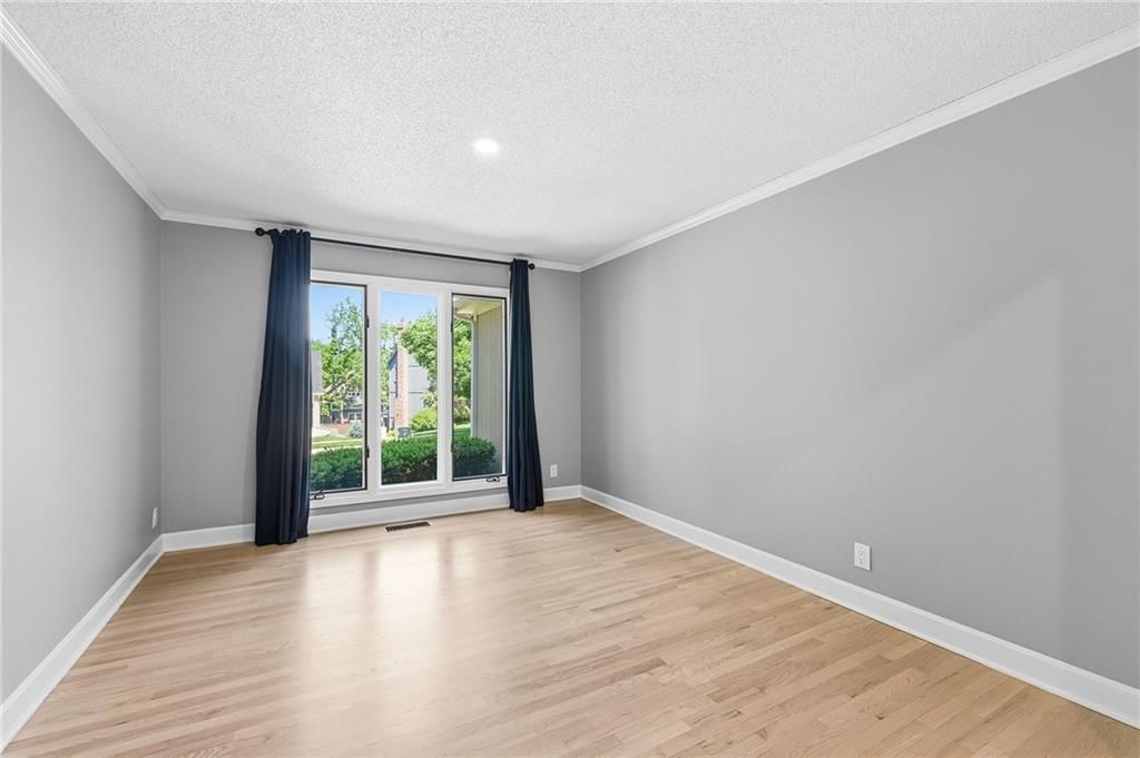 8001 Darnell Lane — photo 8