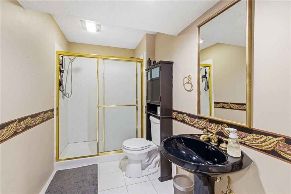 8001 Darnell Lane — photo 32