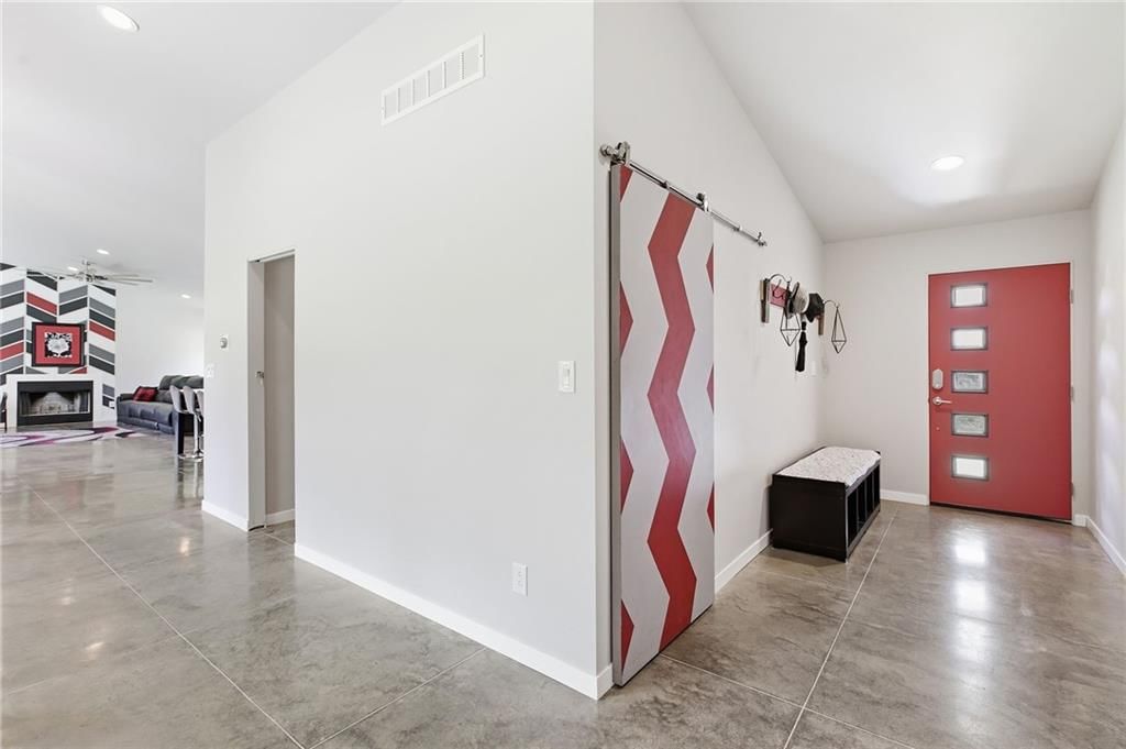 15 NE Johnson Street — photo 7