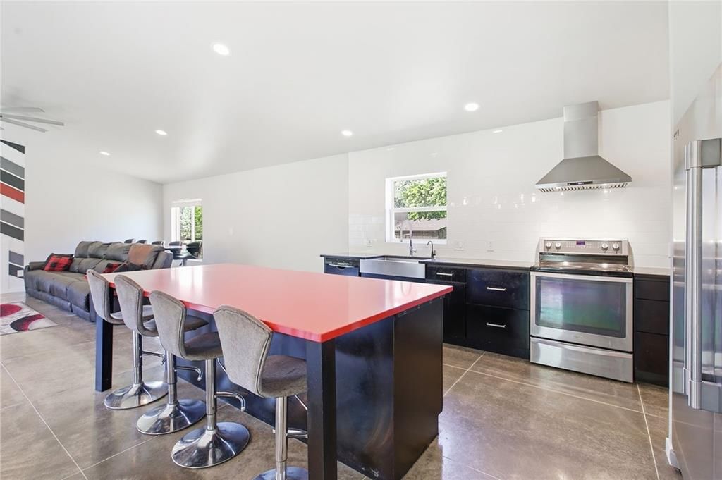 15 NE Johnson Street — photo 11
