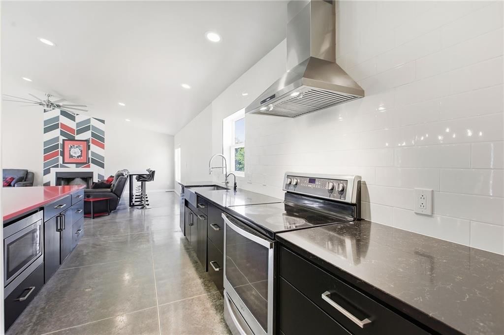15 NE Johnson Street — photo 13