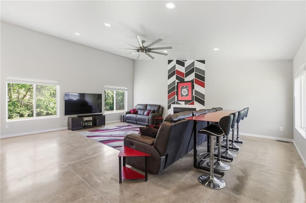 15 NE Johnson Street — photo 17