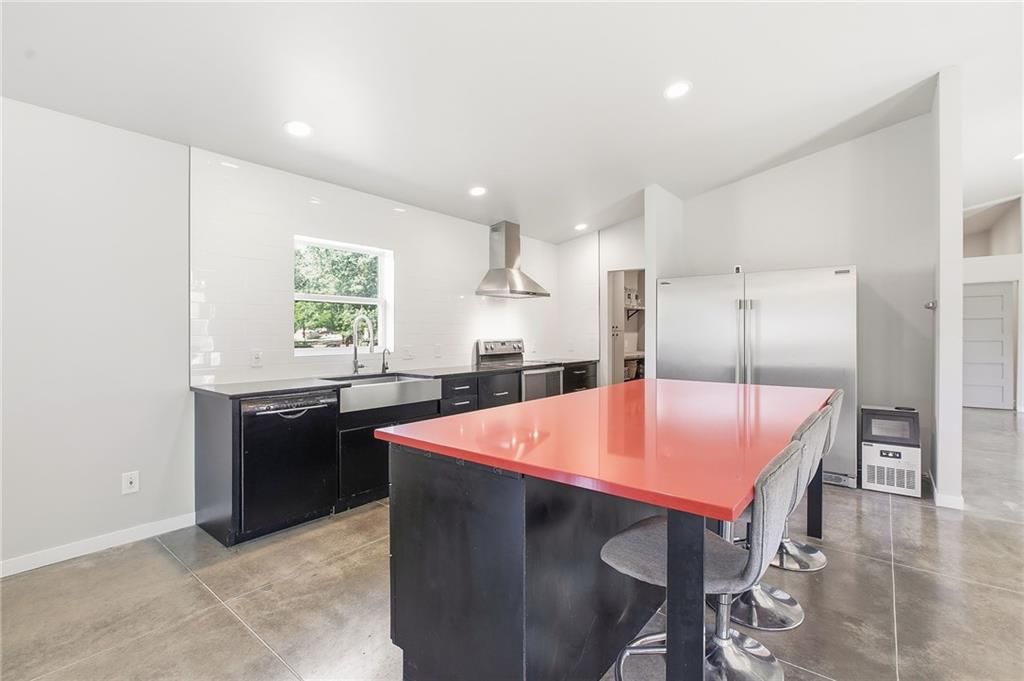 15 NE Johnson Street — photo 25