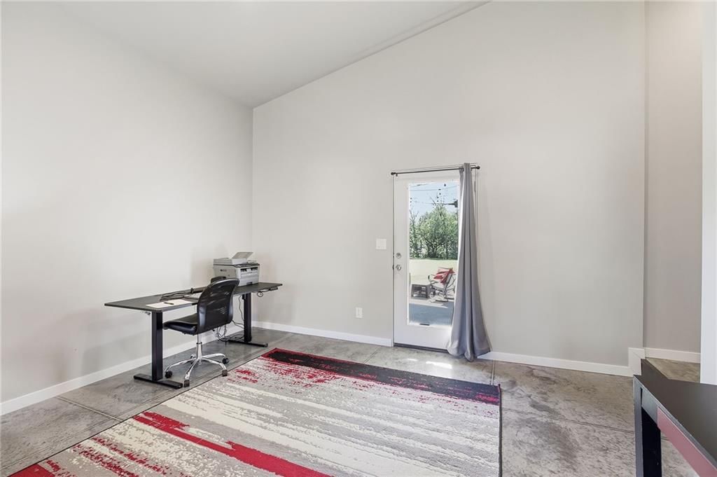 15 NE Johnson Street — photo 35