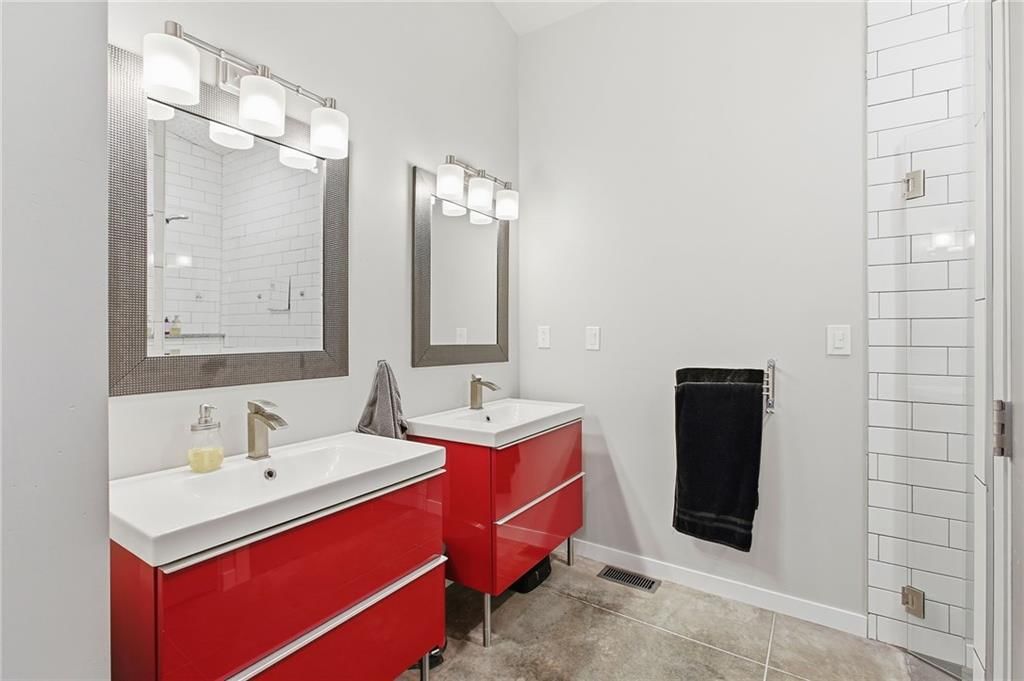 15 NE Johnson Street — photo 40