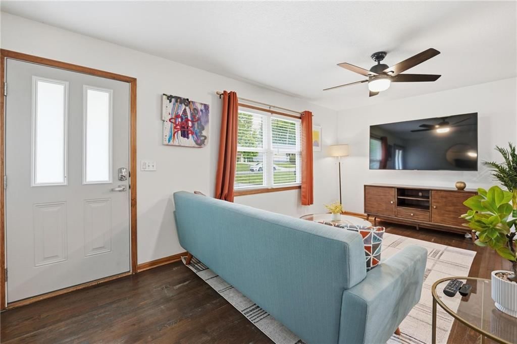 8145 Walmer Street — photo 4