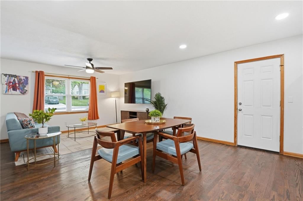 8145 Walmer Street — photo 7