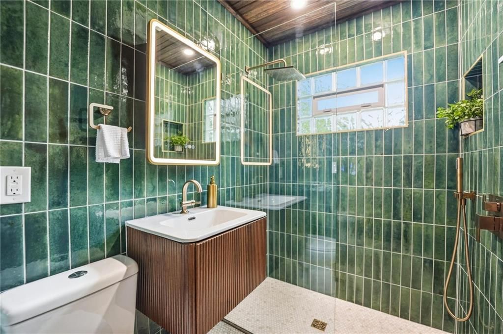 8145 Walmer Street — photo 13