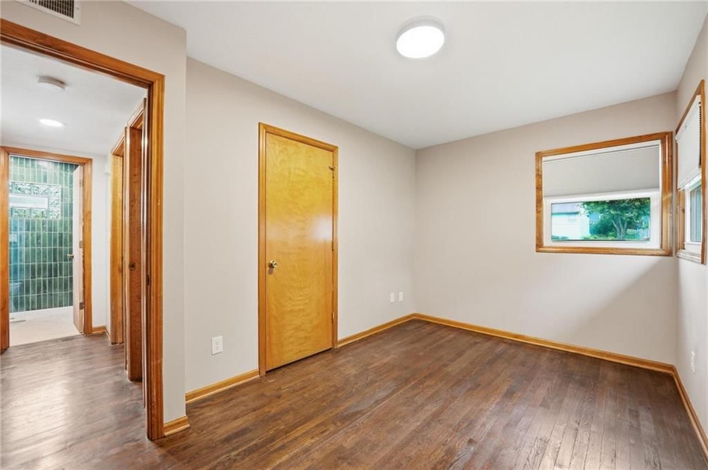 8145 Walmer Street — photo 20