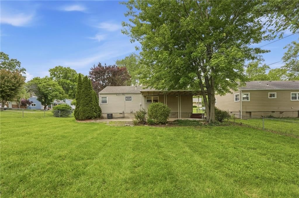 8145 Walmer Street — photo 25