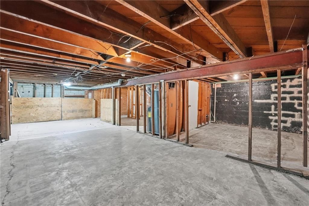 8145 Walmer Street — photo 30
