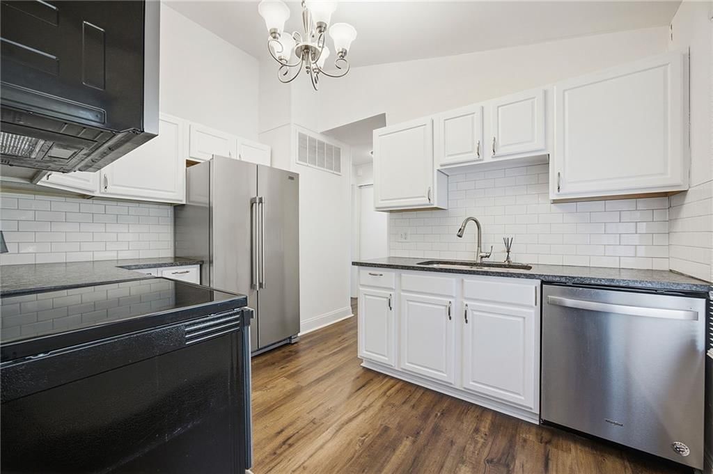 5507 W 78 Terrace — photo 11
