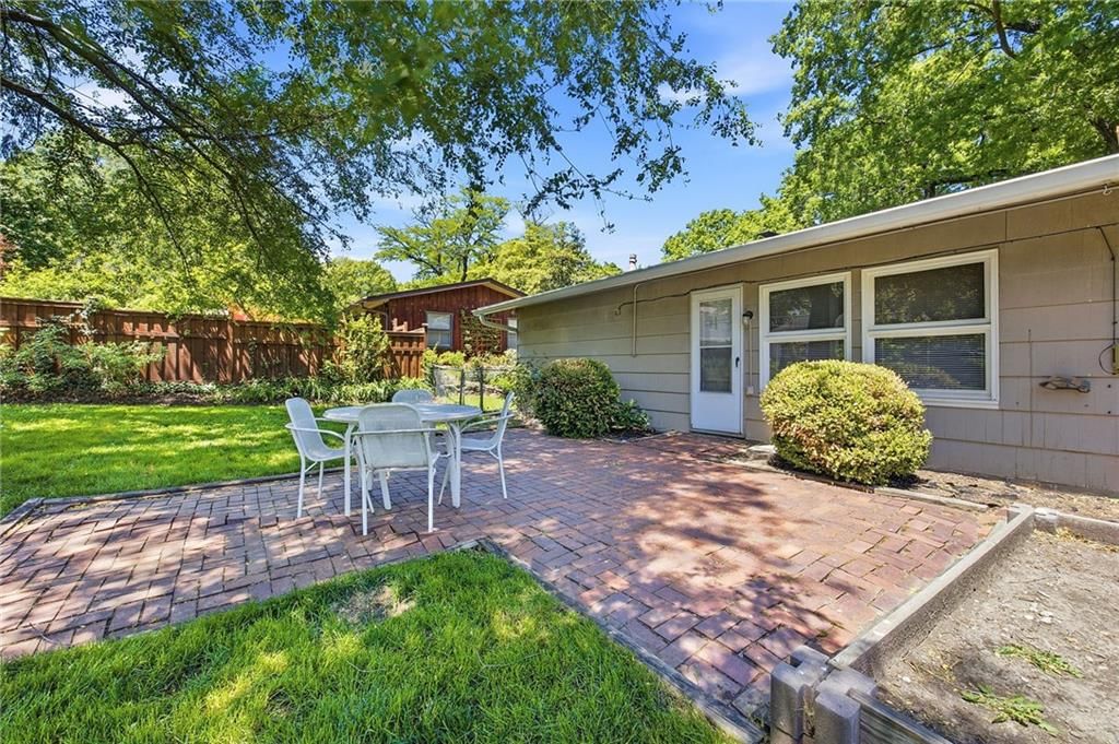 5507 W 78 Terrace — photo 24