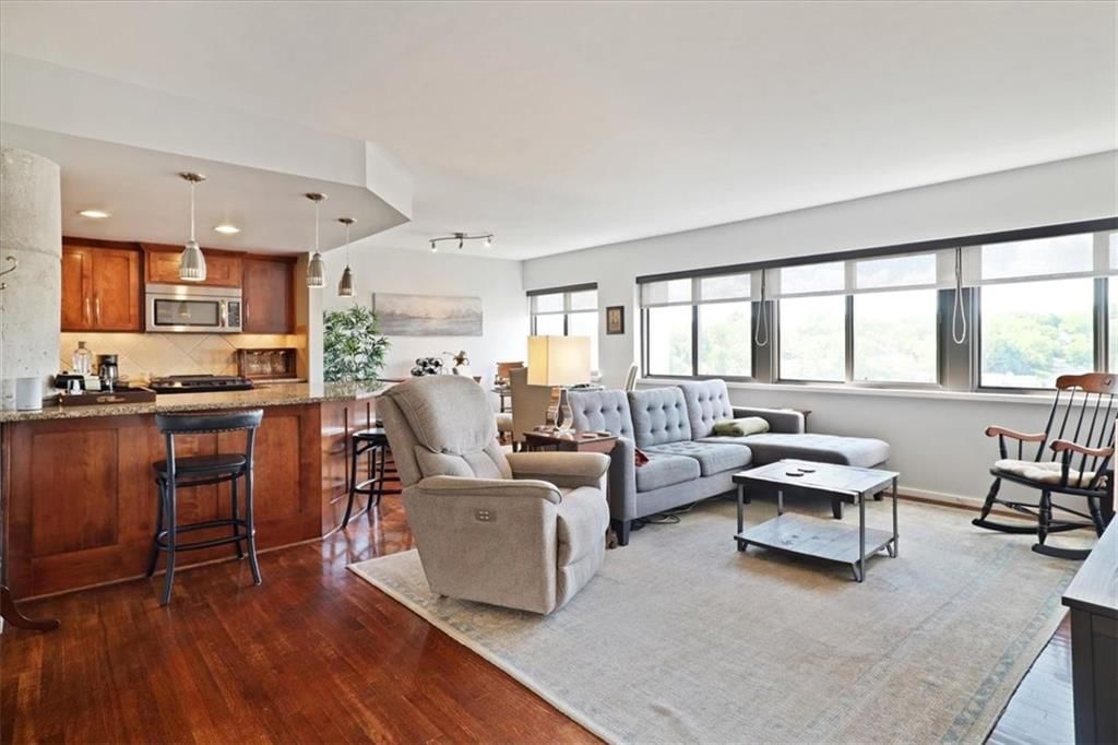 803 W 48th St  #1106 Street — photo 2
