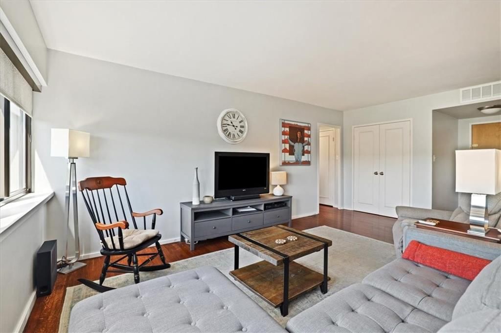 803 W 48th St  #1106 Street — photo 5