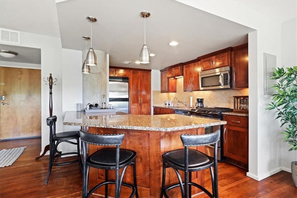 803 W 48th St  #1106 Street — photo 8