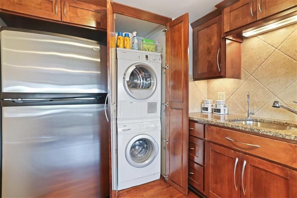 803 W 48th St  #1106 Street — photo 11