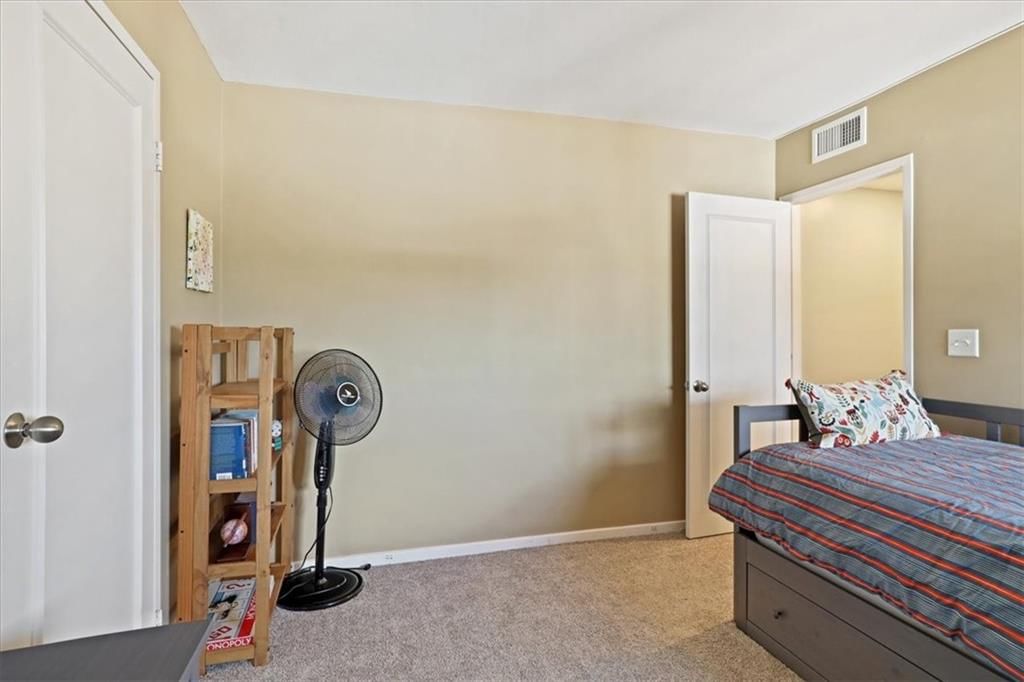 803 W 48th St  #1106 Street — photo 17