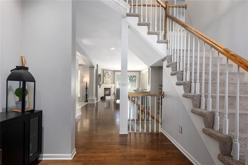 237 NE Hidden Ridge Circle — photo 4