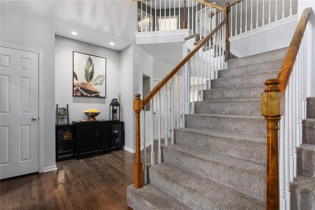 237 NE Hidden Ridge Circle — photo 8