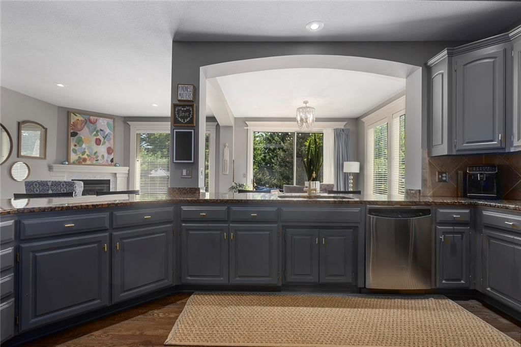 237 NE Hidden Ridge Circle — photo 10