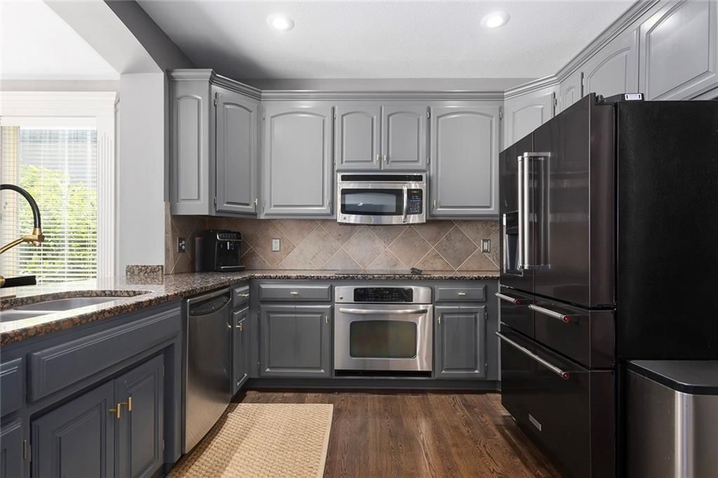 237 NE Hidden Ridge Circle — photo 11