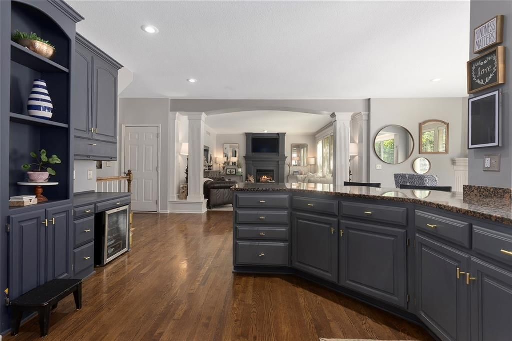 237 NE Hidden Ridge Circle — photo 12