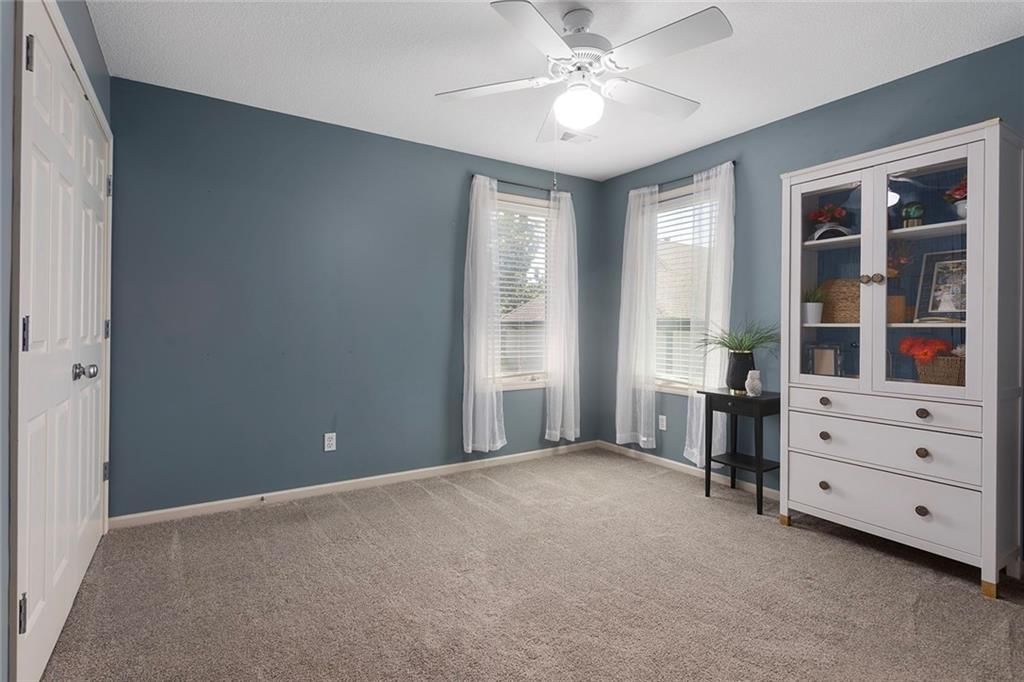 237 NE Hidden Ridge Circle — photo 31