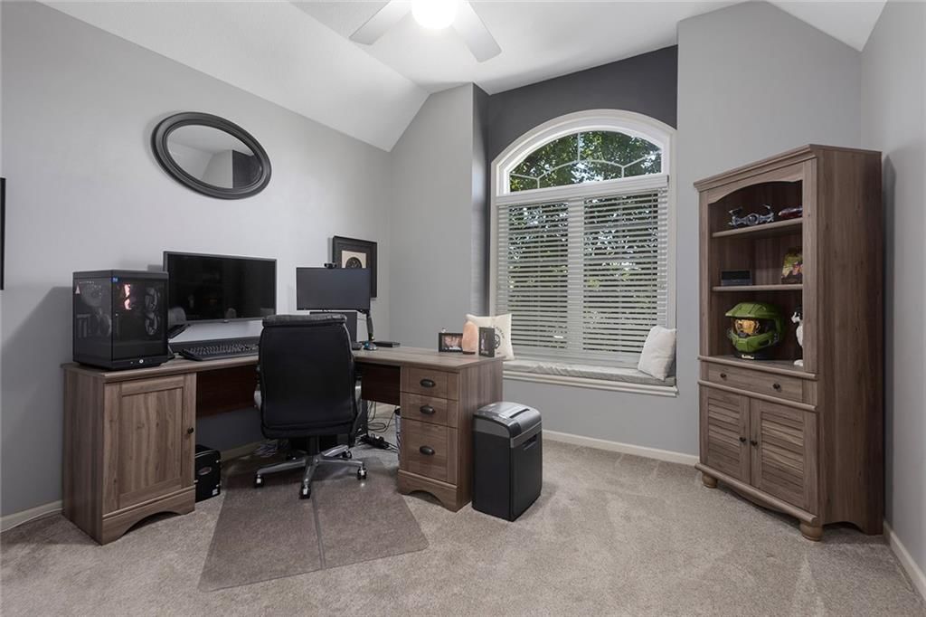 237 NE Hidden Ridge Circle — photo 35