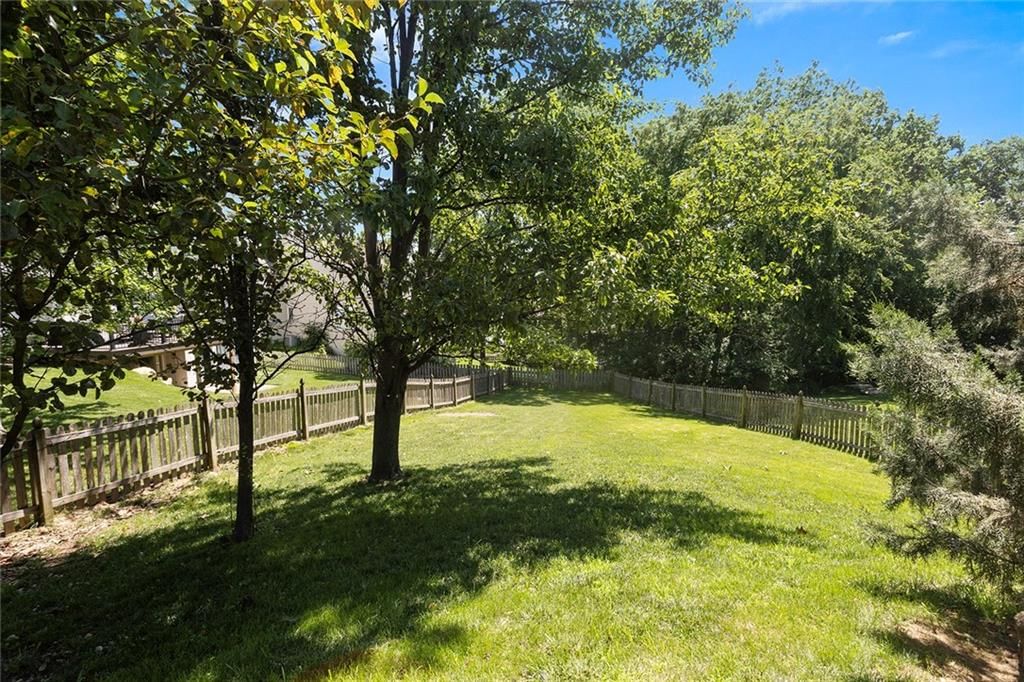 237 NE Hidden Ridge Circle — photo 44