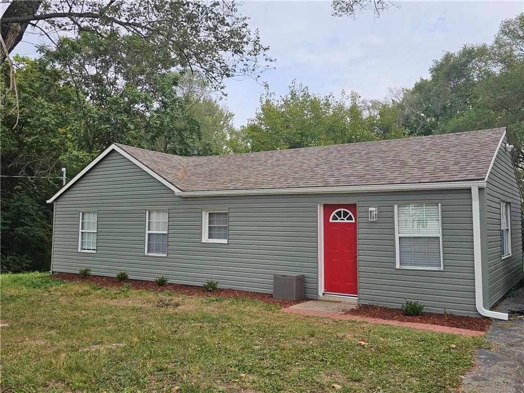 701 N Allen Road — photo 2