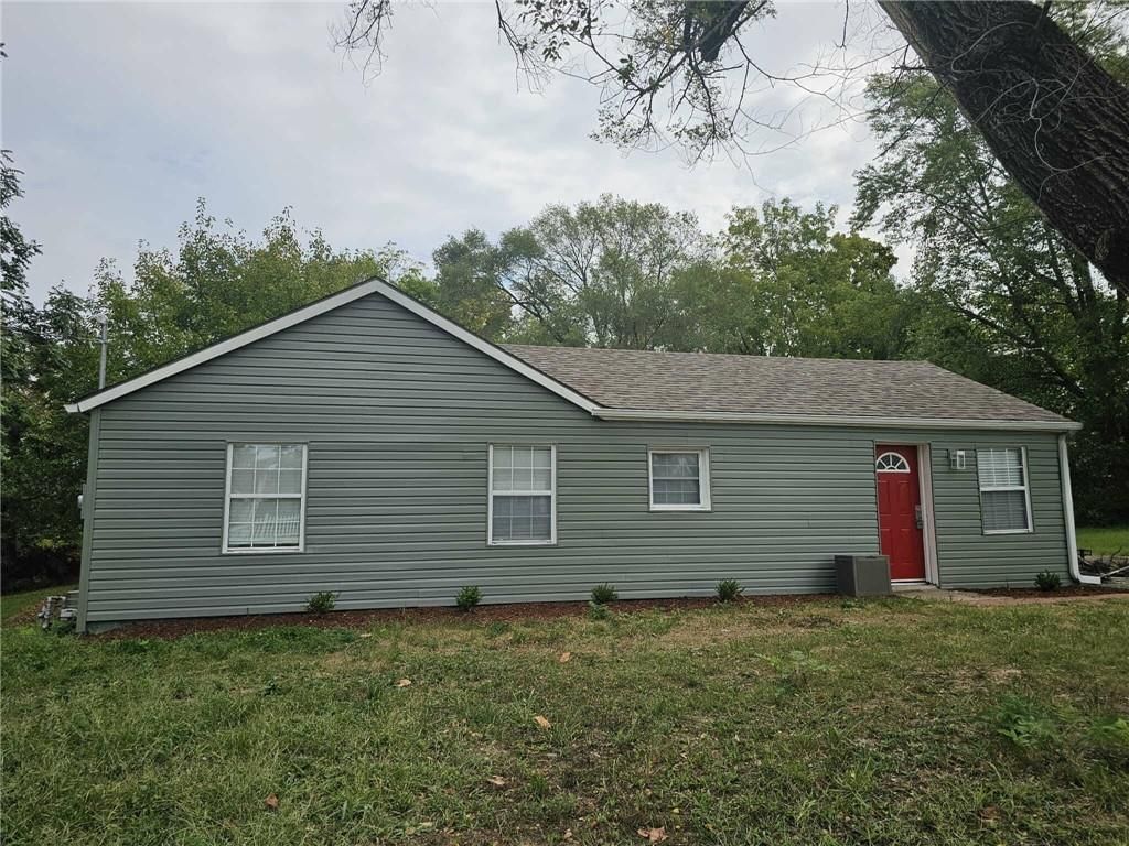 701 N Allen Road — photo 3