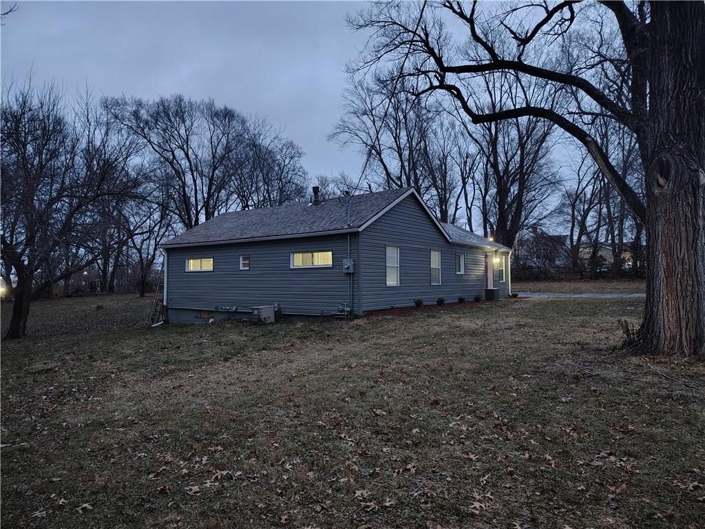 701 N Allen Road — photo 15