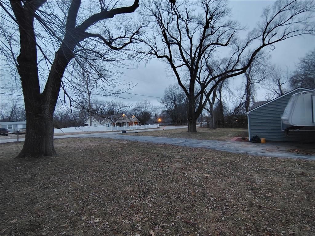 701 N Allen Road — photo 18