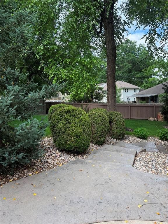 10002 W 98th Terrace — photo 23