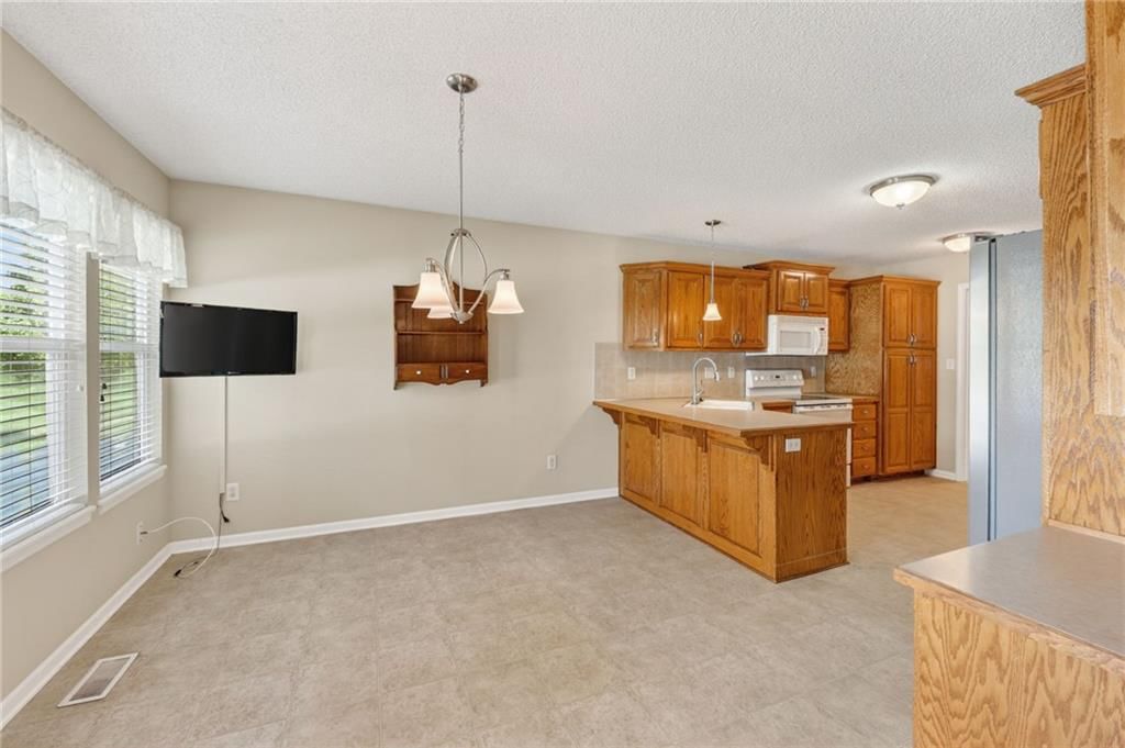 7212 N Lawn Avenue — photo 18