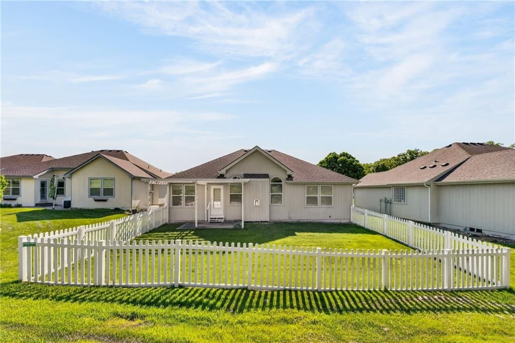 7212 N Lawn Avenue — photo 30