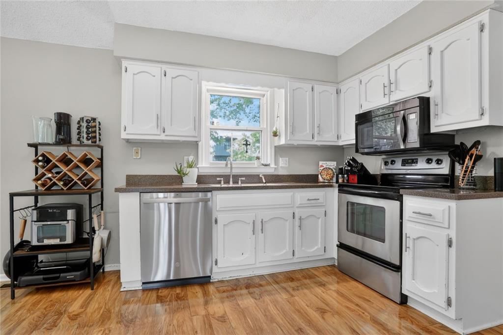 15270 Conser Street — photo 5