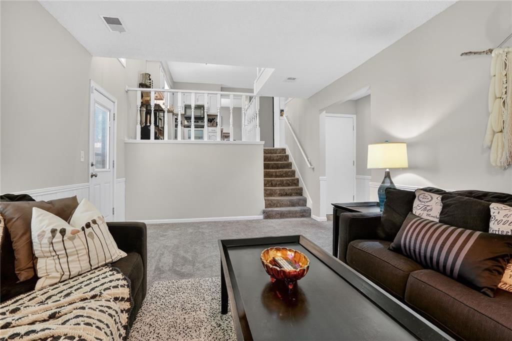 15270 Conser Street — photo 11