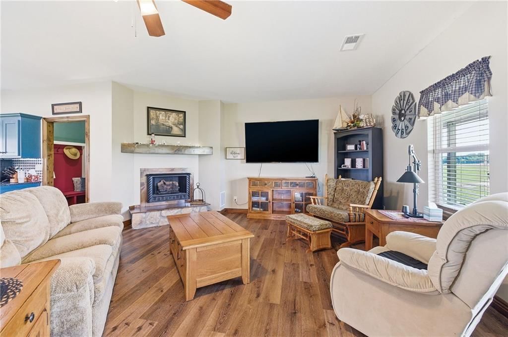 30225 Wolf Road — photo 7