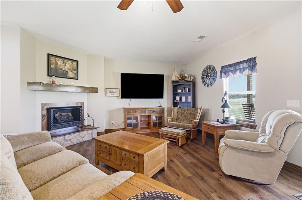 30225 Wolf Road — photo 8