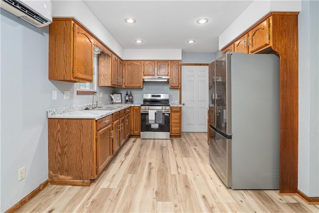 204 Hopkins Street — photo 8