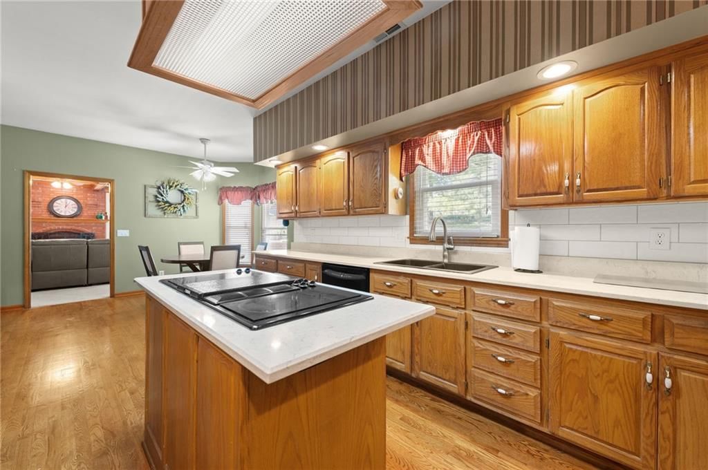 7648 N Lucerne Court — photo 18