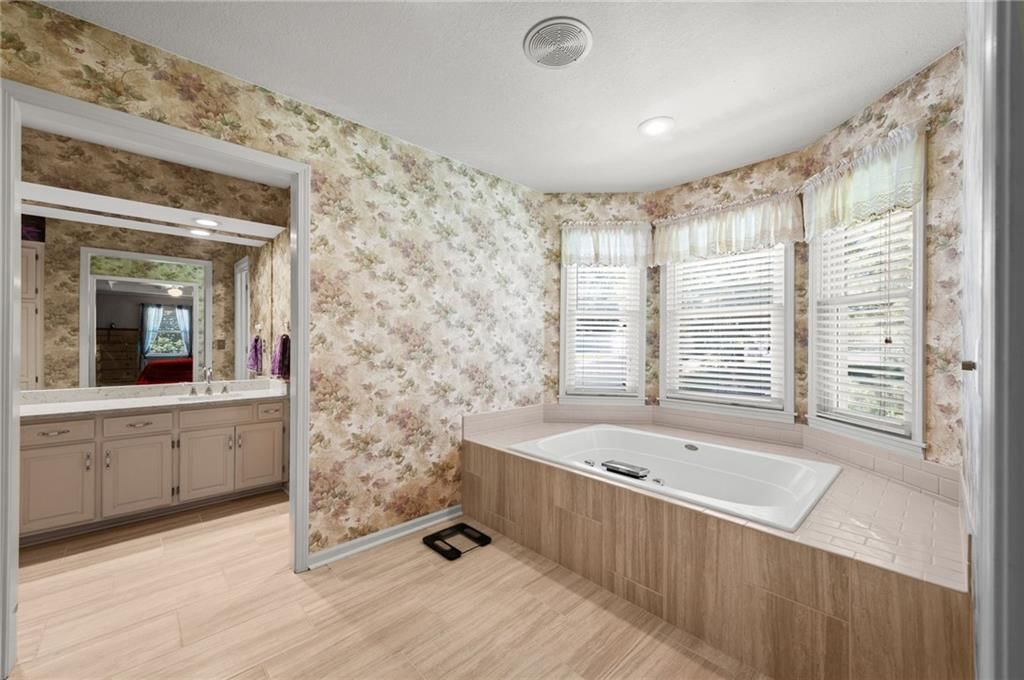 7648 N Lucerne Court — photo 29