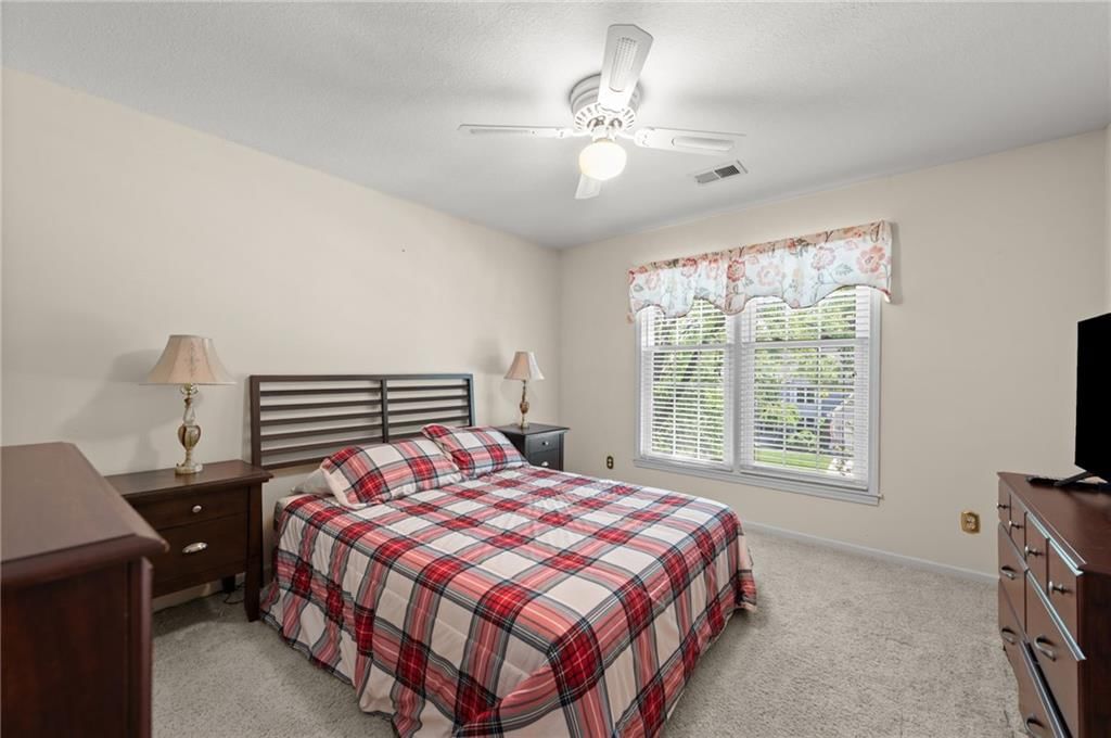 7648 N Lucerne Court — photo 36