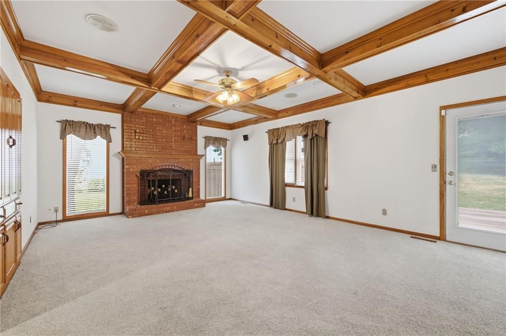 Photo 13 of 66 - 7648 N Lucerne Court, Kansas City, MO 64151