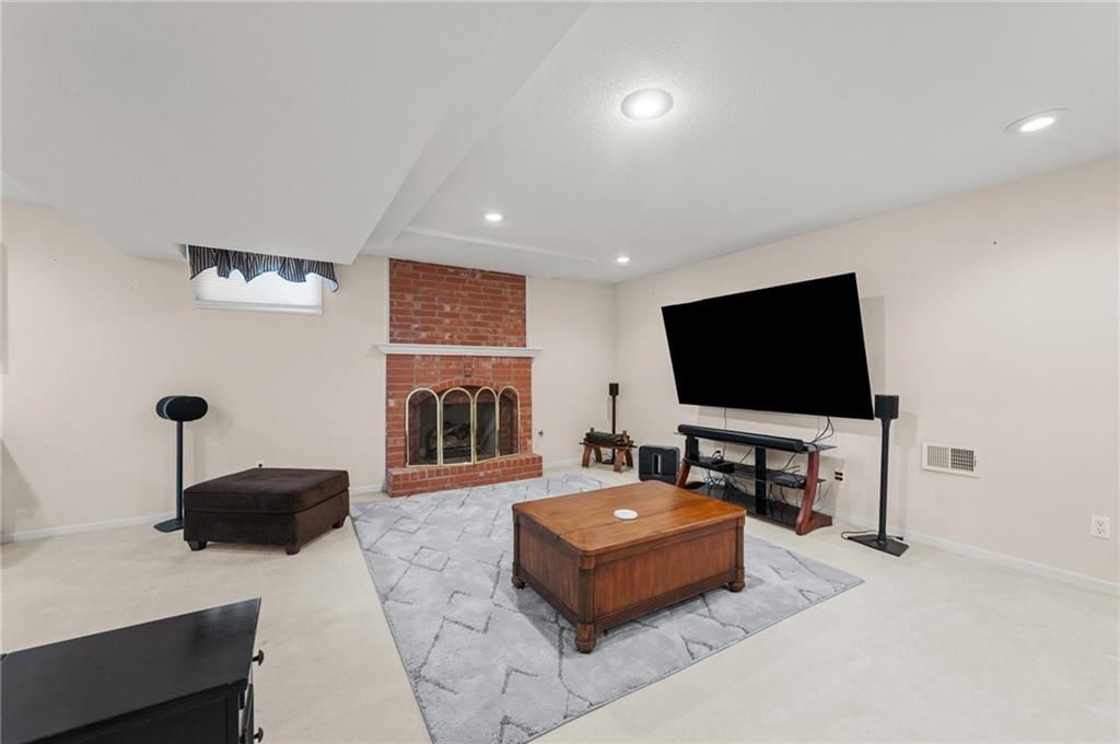7648 N Lucerne Court — photo 42